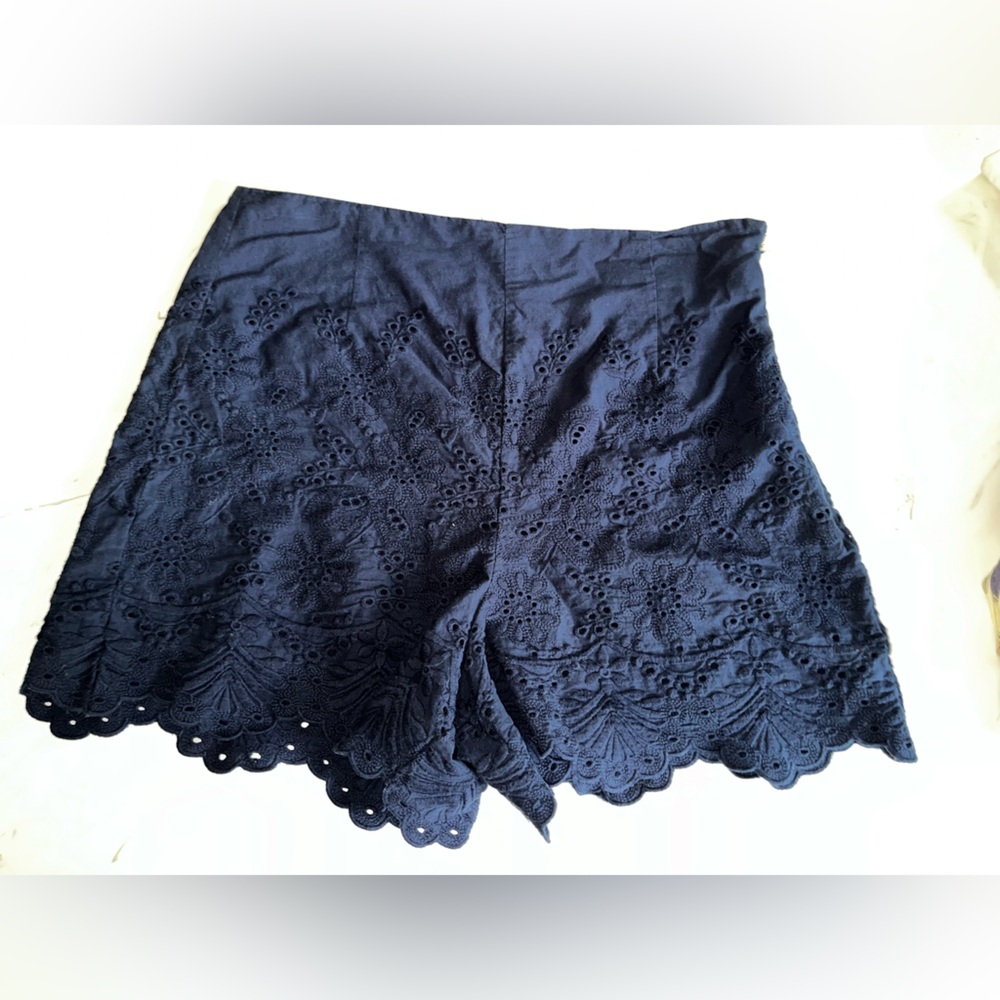 Draper James rsvp navy Eyelet dressy shorts flat 14 scallop hem cotton lace